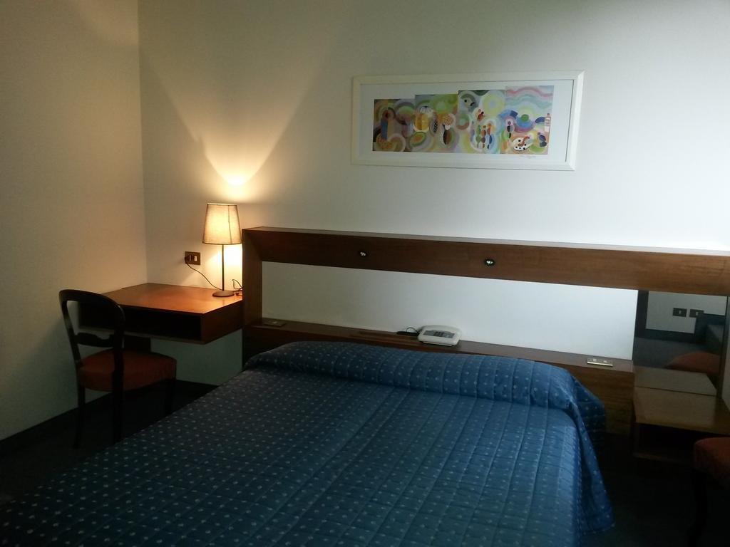 Cravero Rooms Caltignaga Ruang foto
